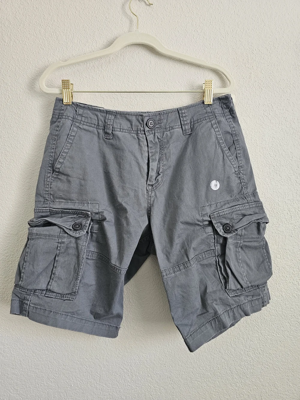 Aeropostale Men's Gray Cargo Shorts - Casual Utility Style
